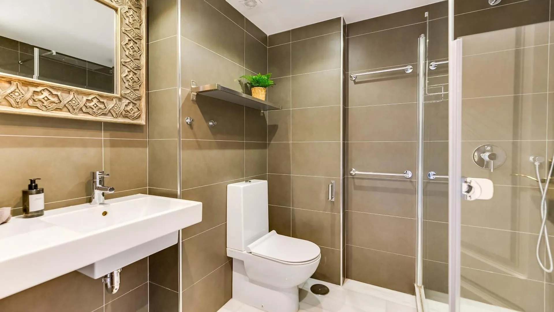 Elegant 2 Bdrm Penthouse With Bbq And Pools Apartment Marbella 0*,  Spain